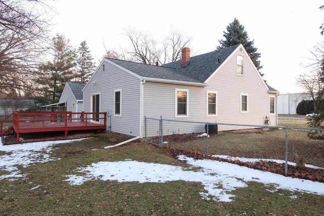 1560 WINDSOR Street, Sun Prairie, WI 53590