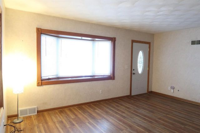 1560 WINDSOR Street, Sun Prairie, WI 53590