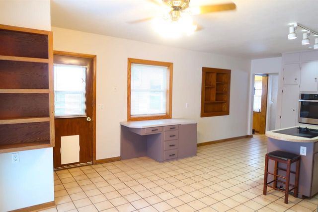 1560 WINDSOR Street, Sun Prairie, WI 53590