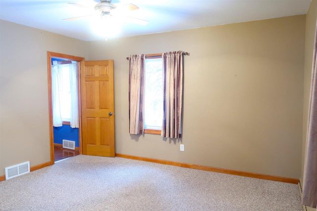 1560 WINDSOR Street, Sun Prairie, WI 53590