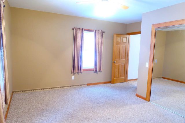 1560 WINDSOR Street, Sun Prairie, WI 53590