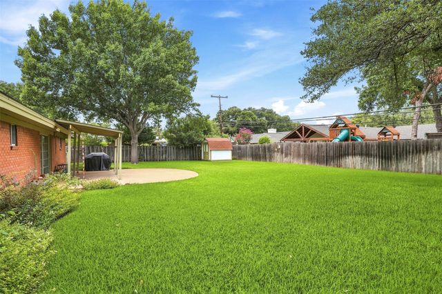 4236 Whitfield Avenue, Fort Worth, TX 76109