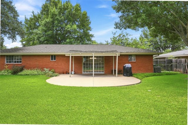 4236 Whitfield Avenue, Fort Worth, TX 76109