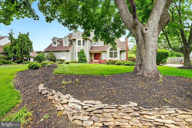 28 BALDWIN ST, Pennington, NJ 08534