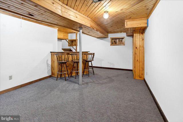 28 BALDWIN ST, Pennington, NJ 08534