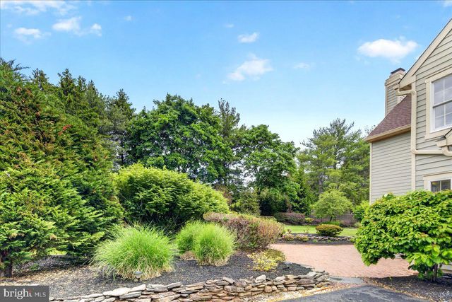 28 BALDWIN ST, Pennington, NJ 08534