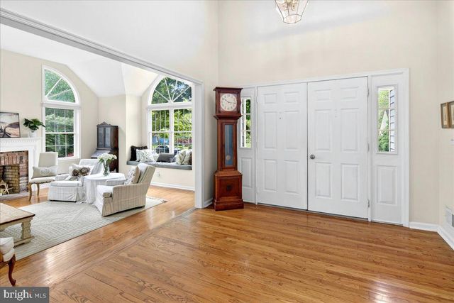 28 BALDWIN ST, Pennington, NJ 08534