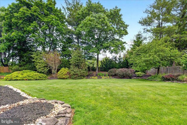 28 BALDWIN ST, Pennington, NJ 08534