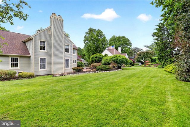 28 BALDWIN ST, Pennington, NJ 08534