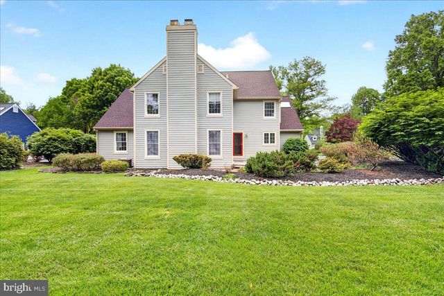 28 BALDWIN ST, Pennington, NJ 08534