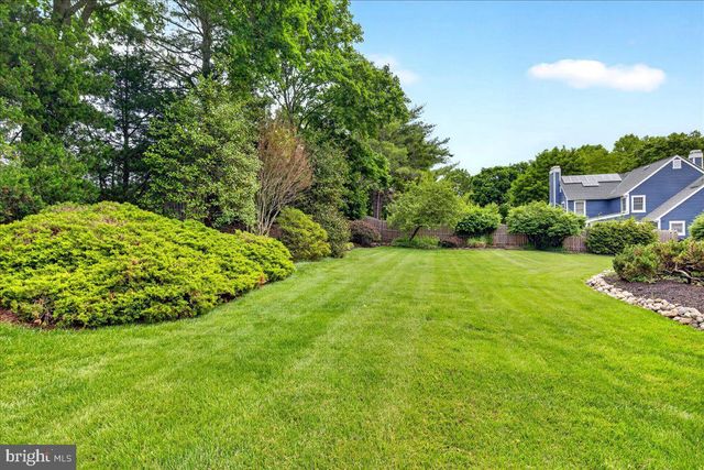 28 BALDWIN ST, Pennington, NJ 08534