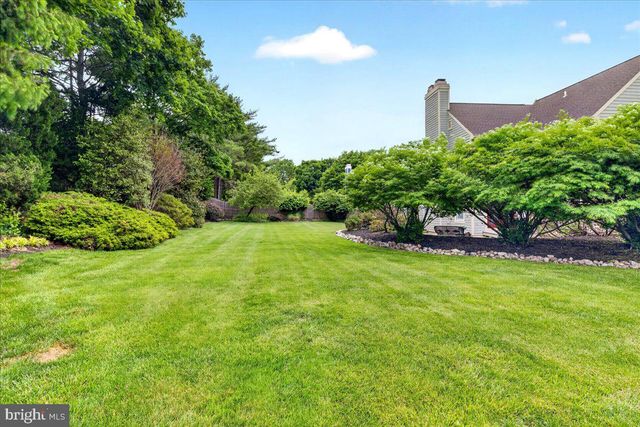 28 BALDWIN ST, Pennington, NJ 08534
