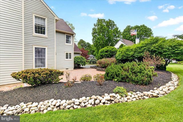 28 BALDWIN ST, Pennington, NJ 08534