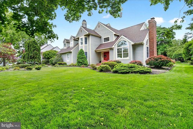 28 BALDWIN ST, Pennington, NJ 08534