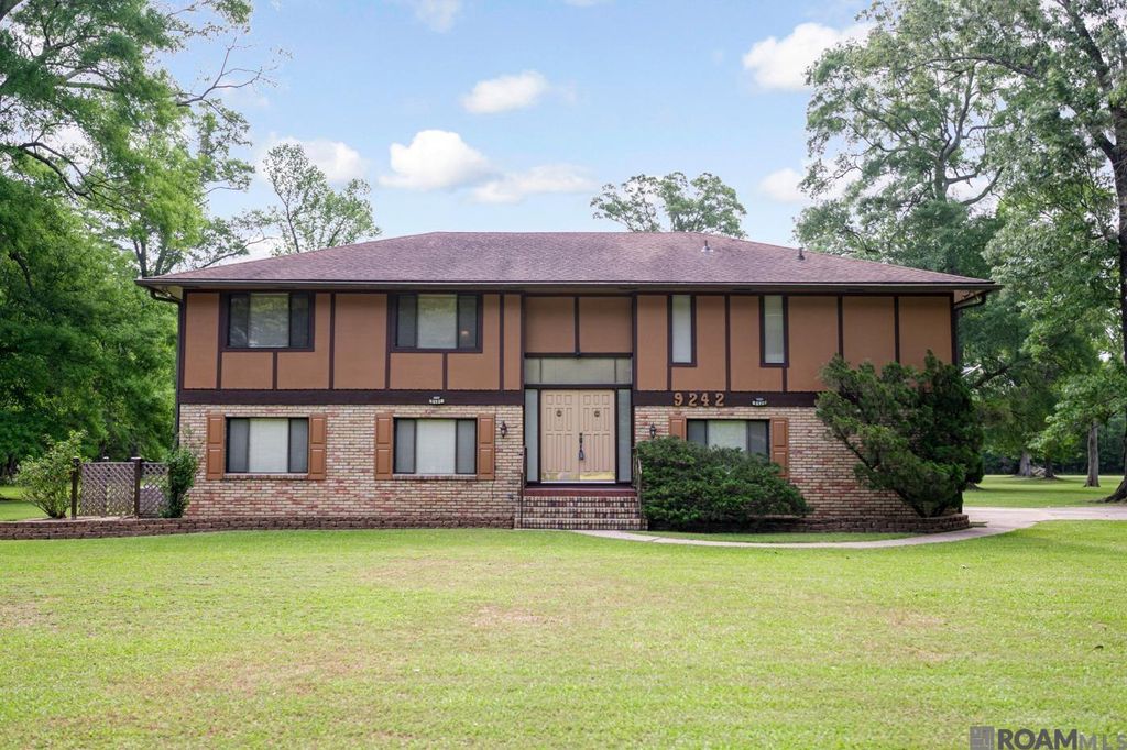 9242 Willow Creek, Greenwell Springs, LA 70739