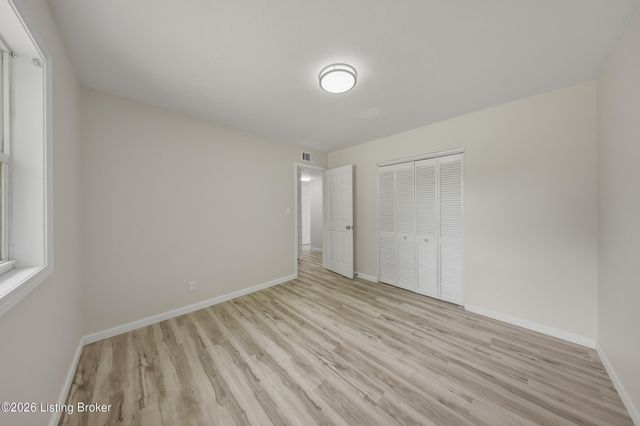 168 Valley Rd, Louisville, KY 40229