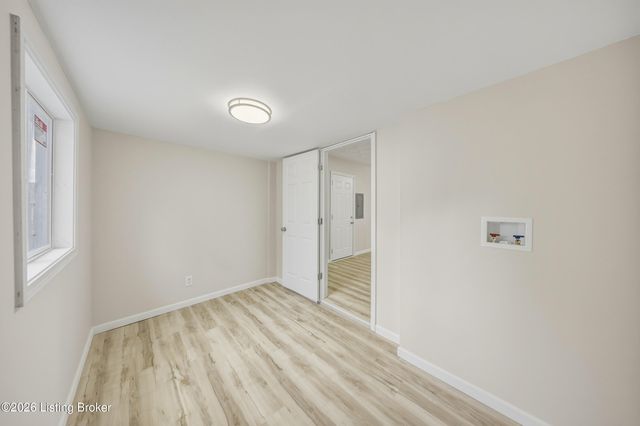 168 Valley Rd, Louisville, KY 40229