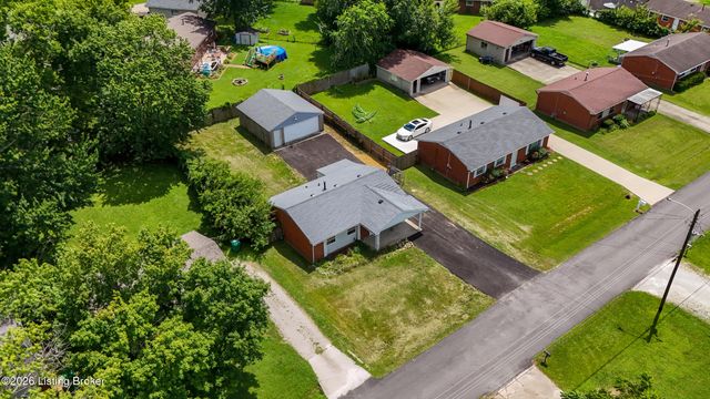 168 Valley Rd, Louisville, KY 40229