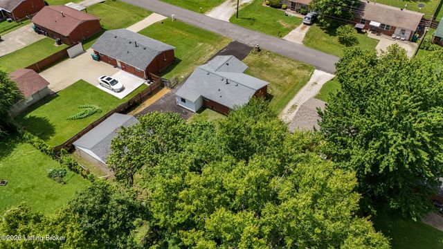 168 Valley Rd, Louisville, KY 40229
