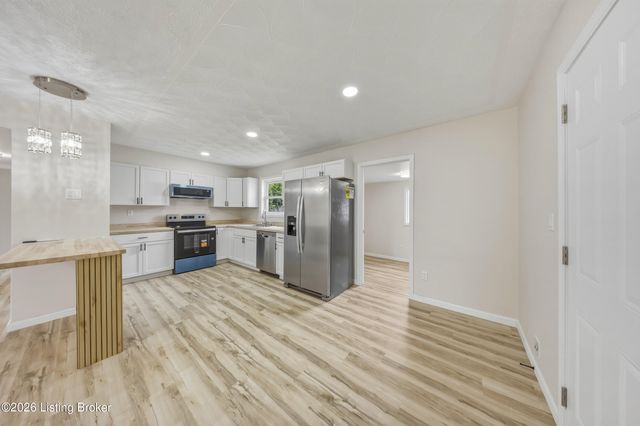 168 Valley Rd, Louisville, KY 40229
