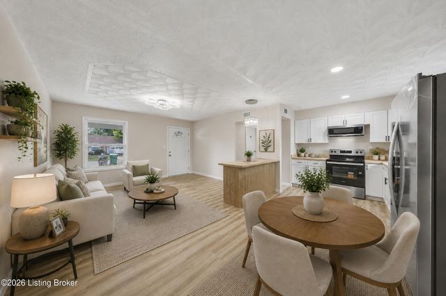 168 Valley Rd, Louisville, KY 40229