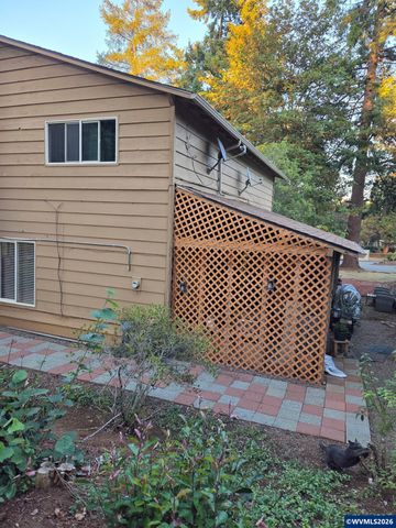 1329 Madras St SE, Salem, OR 97306