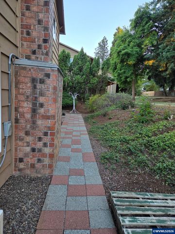1329 Madras St SE, Salem, OR 97306