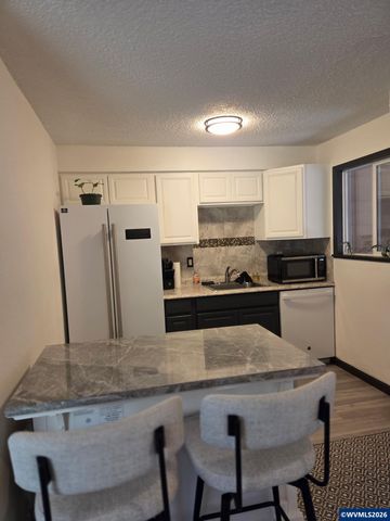 1329 Madras St SE, Salem, OR 97306