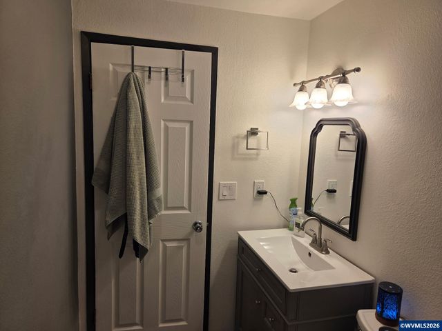 1329 Madras St SE, Salem, OR 97306