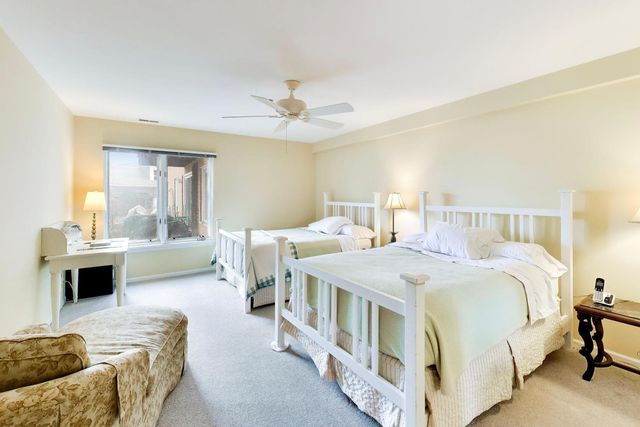 308 Happ Road 108, Northfield, IL 60093