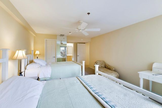 308 Happ Road 108, Northfield, IL 60093