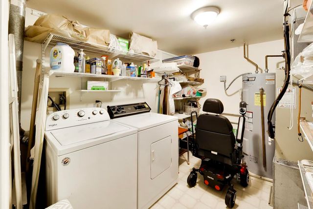 308 Happ Road 108, Northfield, IL 60093