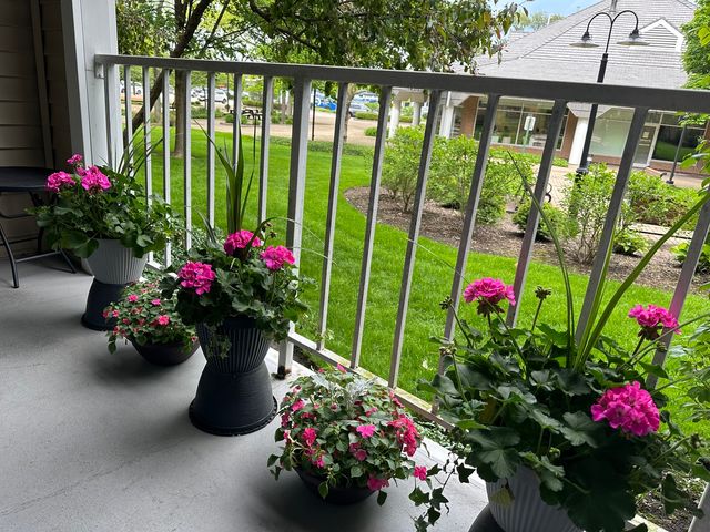 308 Happ Road 108, Northfield, IL 60093