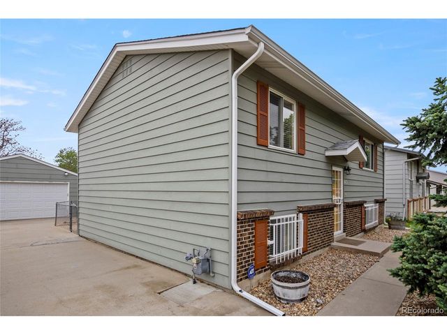 1115 Ouray St, Aurora, CO 80011