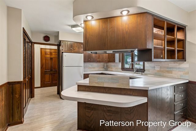 5087 Lake Harbor Road, Norton Shores, MI 49441
