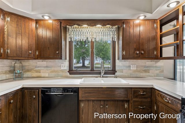 5087 Lake Harbor Road, Norton Shores, MI 49441