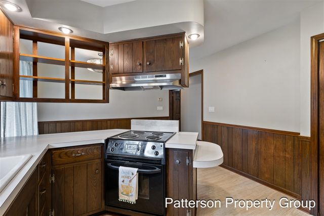 5087 Lake Harbor Road, Norton Shores, MI 49441