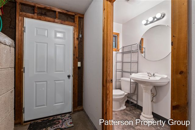 5087 Lake Harbor Road, Norton Shores, MI 49441