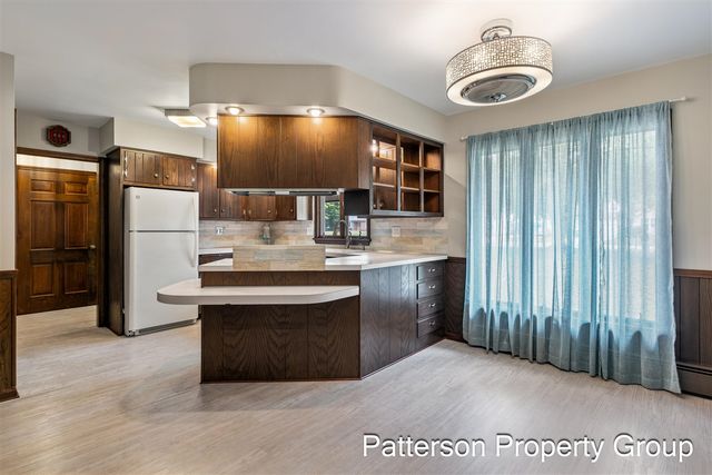 5087 Lake Harbor Road, Norton Shores, MI 49441