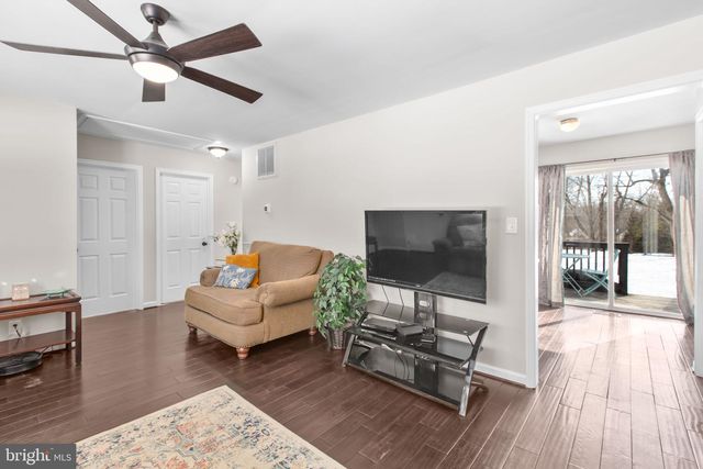 391 HOLLY CORNER RD, Fredericksburg, VA 22406