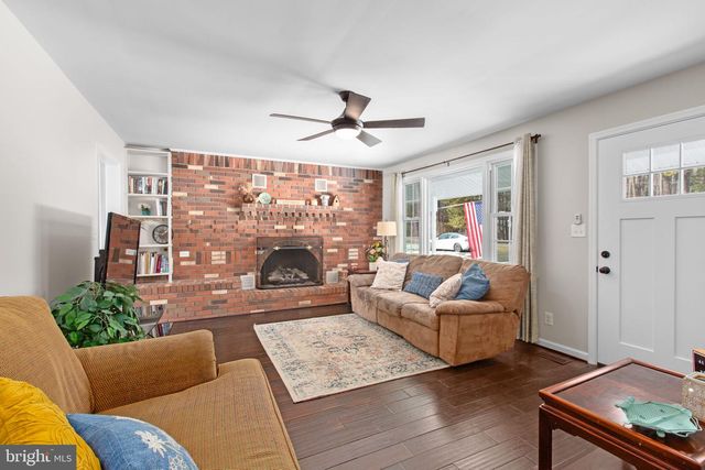 391 HOLLY CORNER RD, Fredericksburg, VA 22406