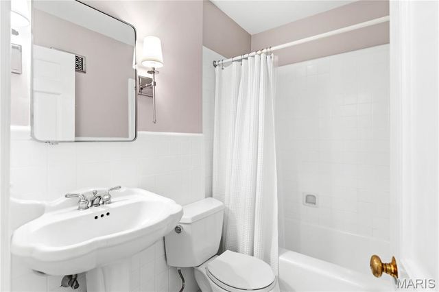 9244 Old Bonhomme Road, Olivette, MO 63132