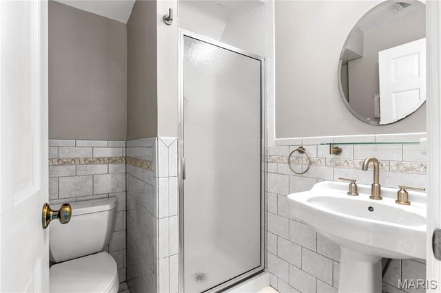 9244 Old Bonhomme Road, Olivette, MO 63132