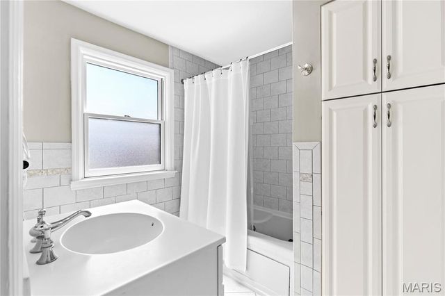 9244 Old Bonhomme Road, Olivette, MO 63132