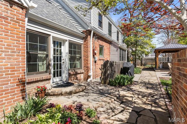 9244 Old Bonhomme Road, Olivette, MO 63132