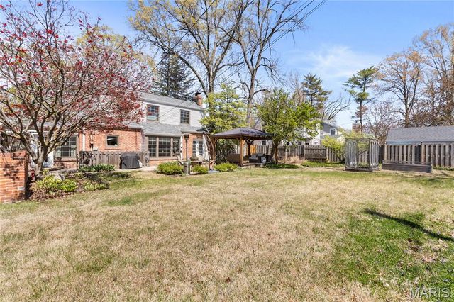 9244 Old Bonhomme Road, Olivette, MO 63132