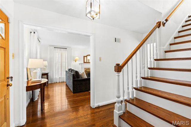 9244 Old Bonhomme Road, Olivette, MO 63132