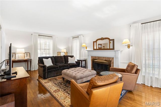 9244 Old Bonhomme Road, Olivette, MO 63132