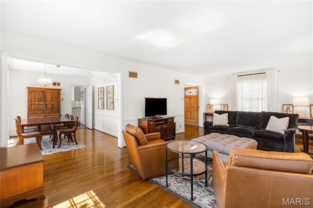 9244 Old Bonhomme Road, Olivette, MO 63132