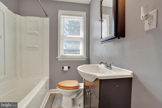 2016 ORANGE ST, York, PA 17404